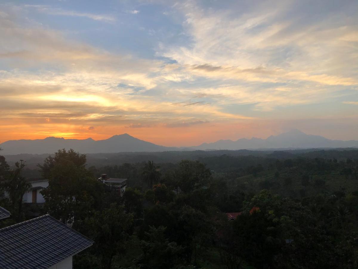 Raveendra Inn Kalpetta Luaran gambar