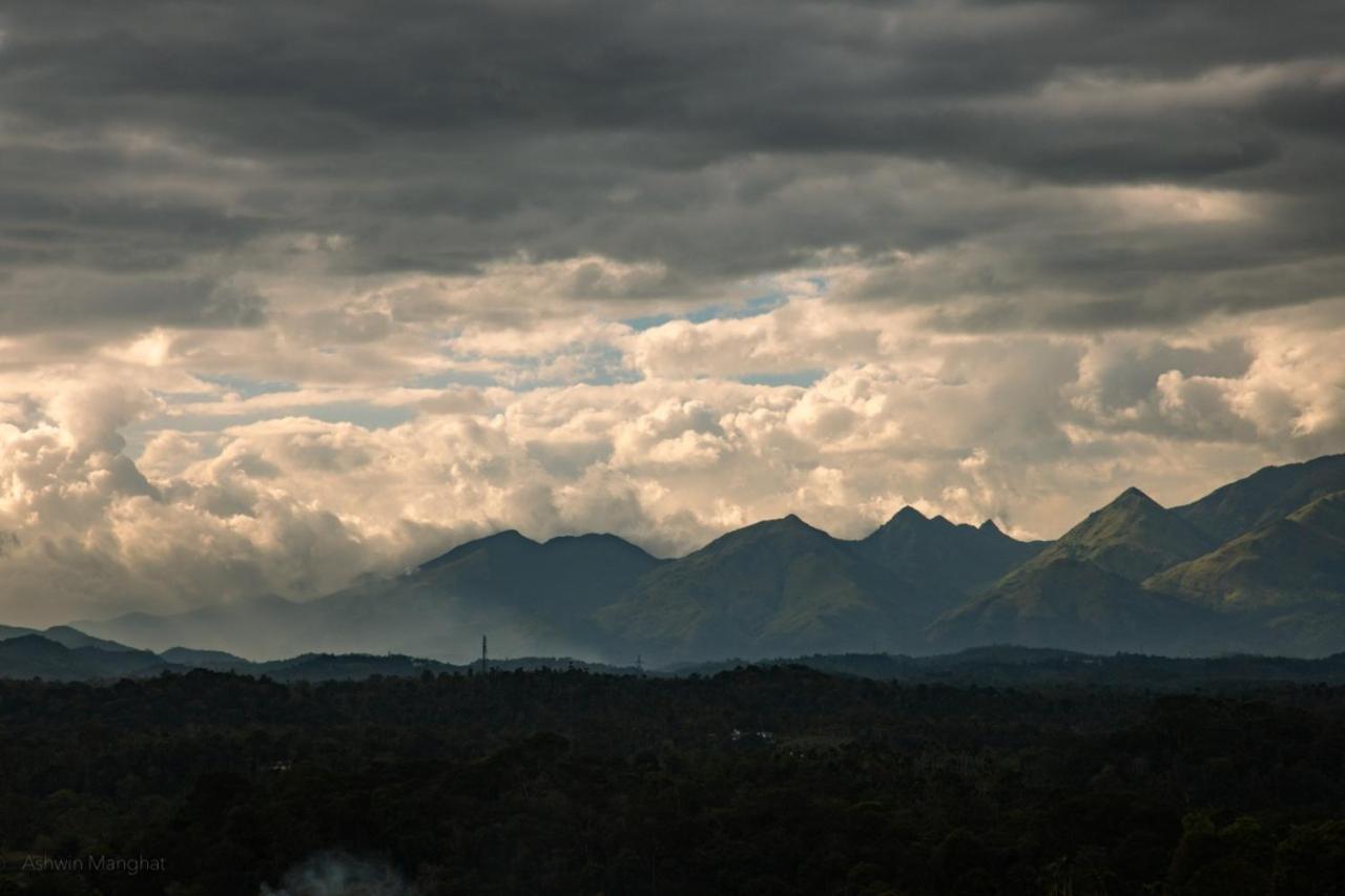 Raveendra Inn Kalpetta Luaran gambar